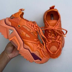 CALVIN KLEIN STRIKE 205 CHUNKY LEATHER SNEAKERS